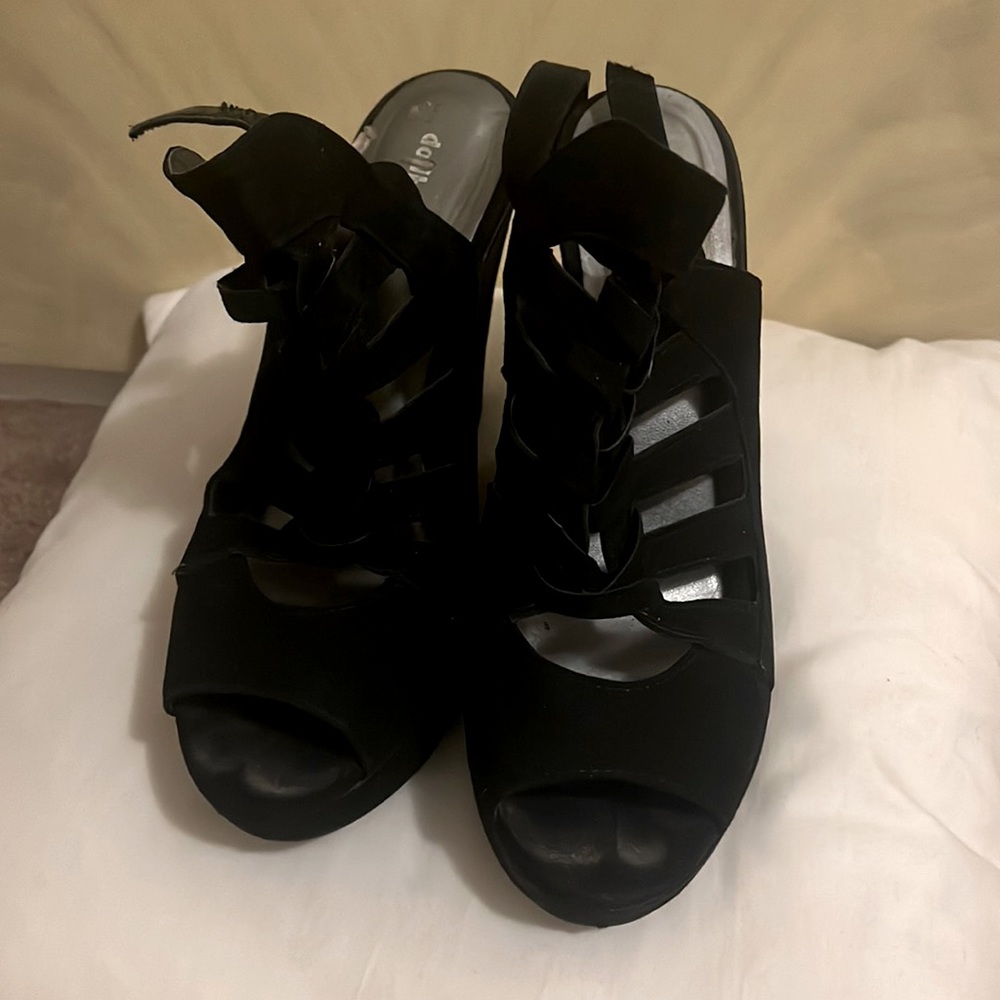 Dollhouse women wedge sandal